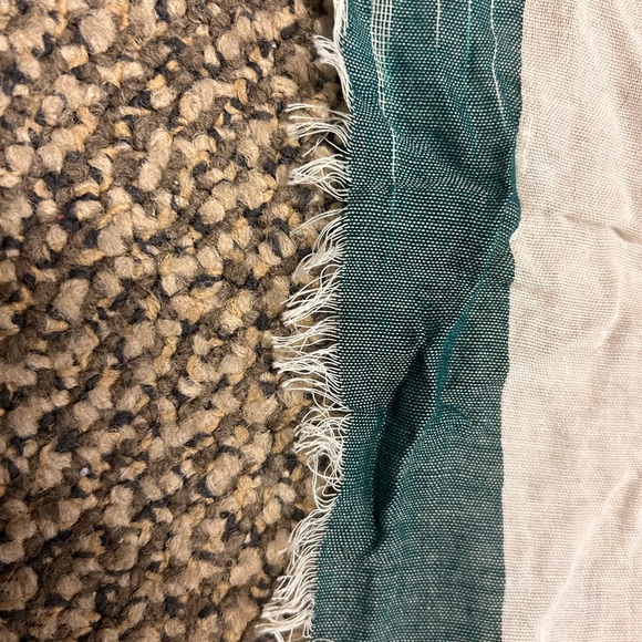 Aish cream scarf, large with light fringe - Picture 4 of 4